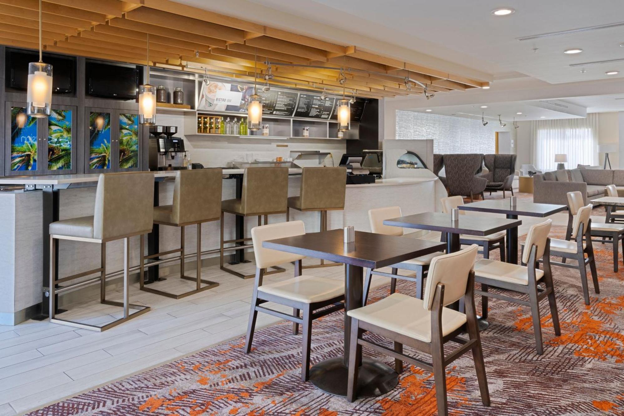 Courtyard By Marriott Sarasota At University Town Center Desoto Lakes Exterior photo